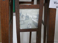 Plantenstaander in hout met tegels - afbeelding 1 van  3