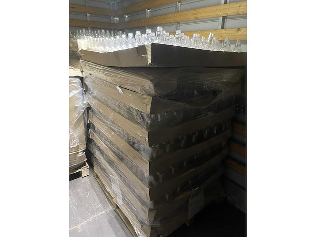 Plastic flessen (34000x) - afbeelding 5 van  5