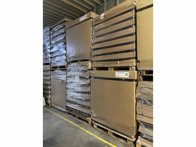 Plastic flessen (34000x) - afbeelding 2 van  5