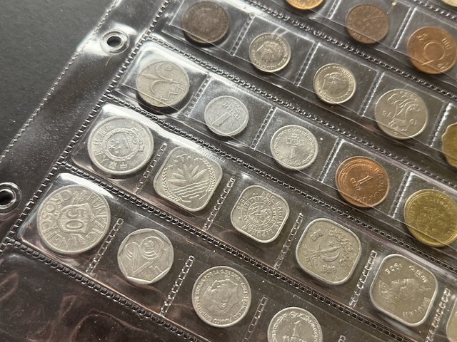 Plastic mapje met diverse kleine munten - afbeelding 2 van  5