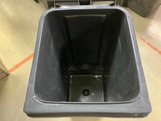 Plastic omnium afvalcontainer (27x) - afbeelding 12 van  14