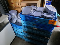Plastieken bakken met blauwe platte borden - afbeelding 6 van  6