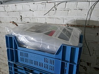 Plastieken bakken met decoratie, kookboeken, diverse - afbeelding 4 van  5
