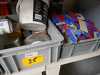 Plastieken bakken met inhoud - afbeelding 3 van  4