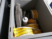 Plastieken bakken met inhoud - afbeelding 2 van  7