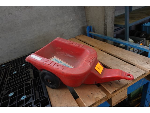 Plastieken kar voor kindertractor - afbeelding 2 van  2