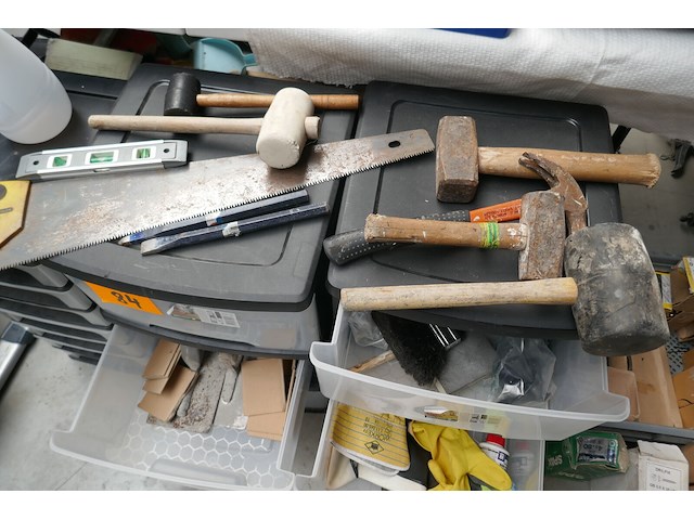 Plastieken opbergkast met inhoud + werkgereedschap - afbeelding 3 van  4