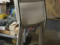 Plastieken tafel en 2 stoelen - afbeelding 5 van  6