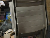 Plastieken tafel en 2 stoelen - afbeelding 6 van  6