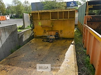 Plateau container met winch - afbeelding 2 van  4