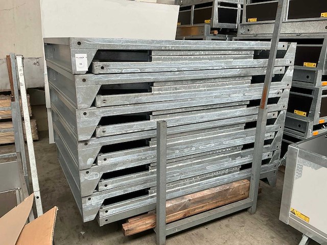 Plateau voor aanhangwagen (13x) - afbeelding 1 van  5