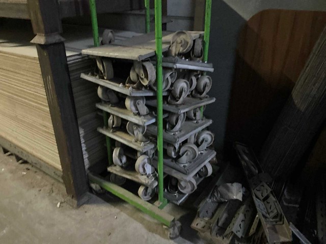 Plateauwagentjes (14x) - afbeelding 1 van  2