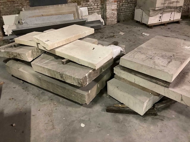 Platen witsteen van 10cm tot 20cm dik - afbeelding 1 van  5