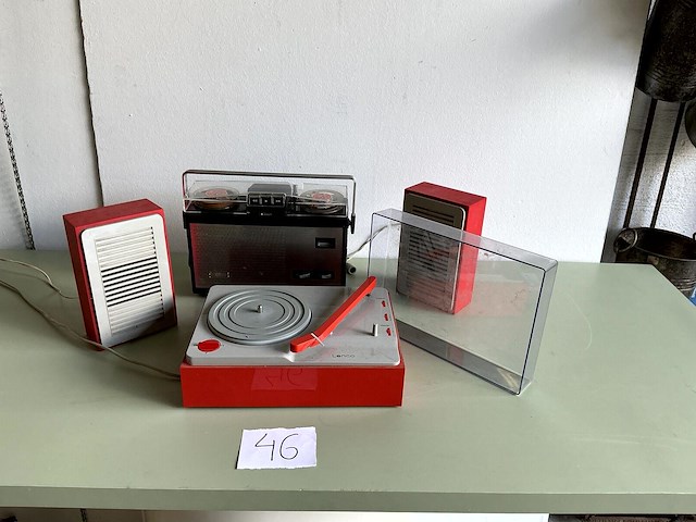 Platenspeler+ bandopnemer - afbeelding 1 van  1