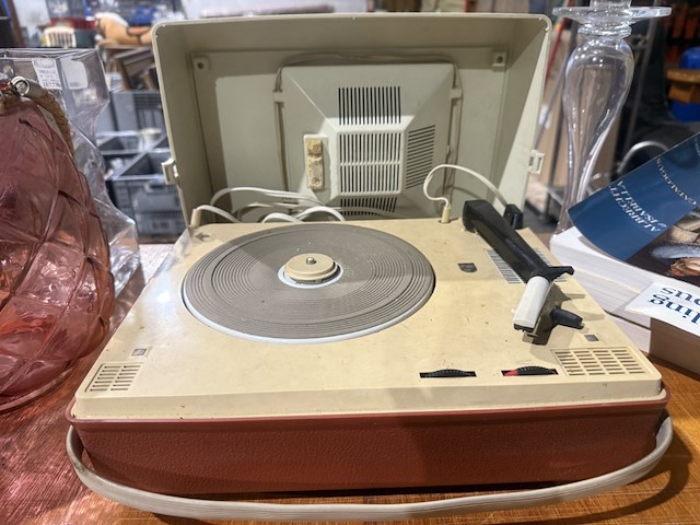 Platenspeler + beeldje met muziekfunctie - afbeelding 2 van  3