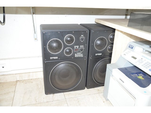Platenspeler telefunken s800hifi, versterker telefunken trx2000hifi, 2 speakers telefunken tlx3, printer brotheer dcp-9042cdn - afbeelding 2 van  12