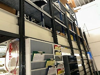 Platform met armesrekken beneden - afbeelding 3 van  10