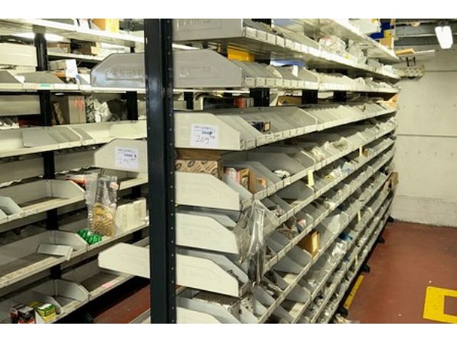 Platform met armesrekken beneden - afbeelding 6 van  10