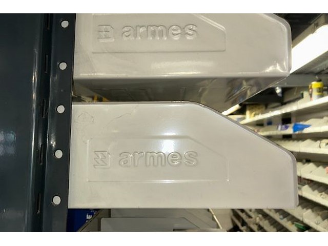 Platform met armesrekken beneden - afbeelding 7 van  10