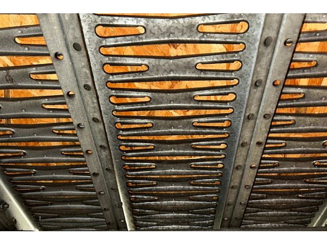 Platform met armesrekken beneden - afbeelding 8 van  10