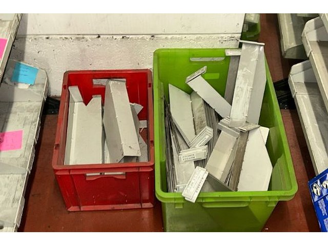 Platform met armesrekken beneden - afbeelding 10 van  10