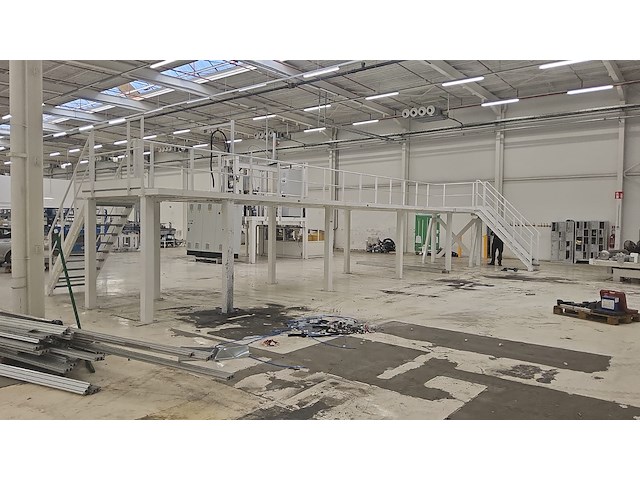 Platform + trappen - afbeelding 7 van  14