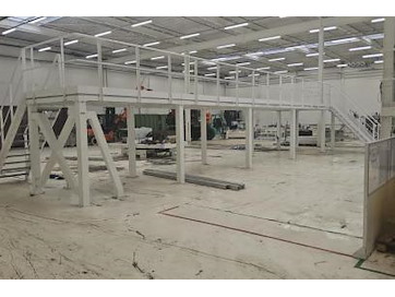 Platform + trappen