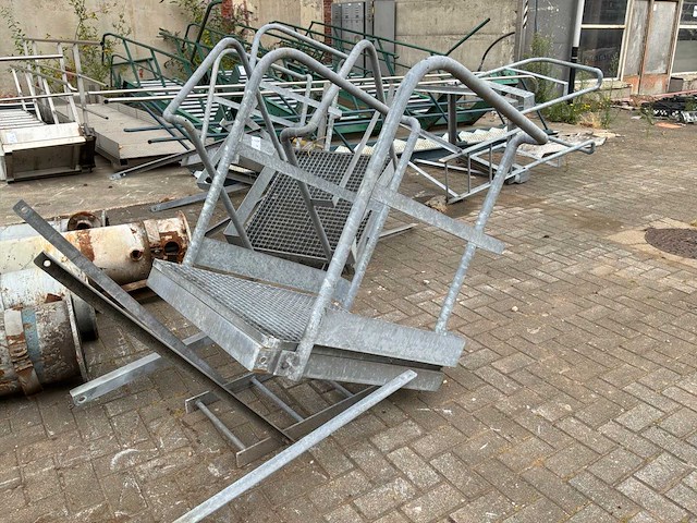 Platform voor aanbouw trap (4x) - afbeelding 1 van  7