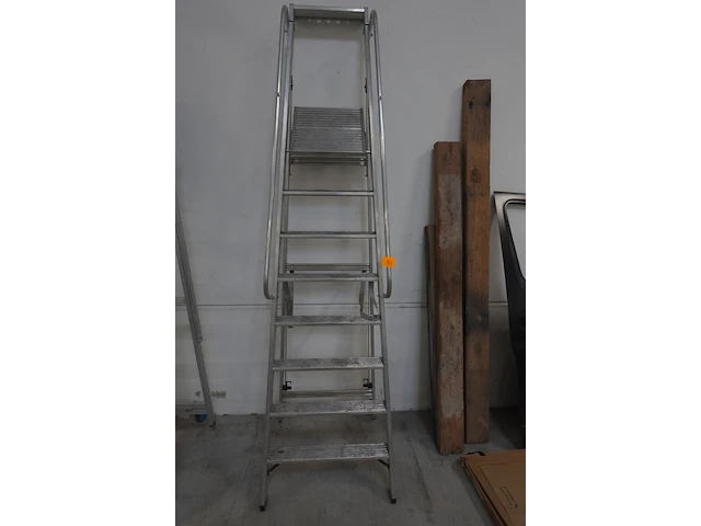 Platformladder hymer - afbeelding 1 van  6
