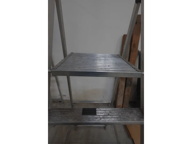 Platformladder hymer - afbeelding 5 van  6
