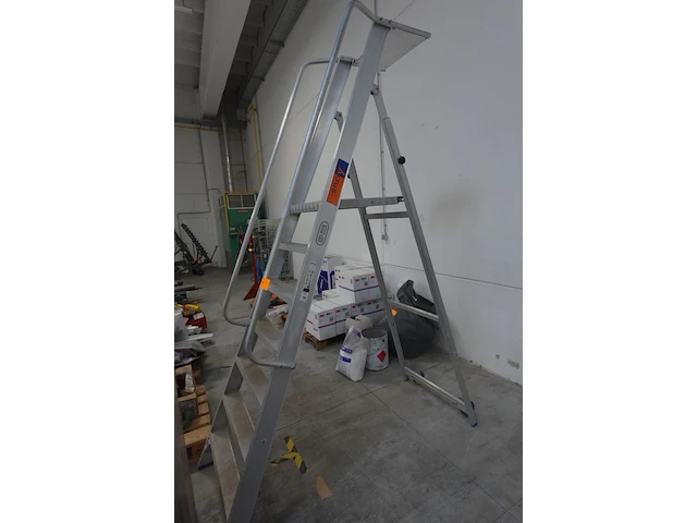 Platformladder solide - afbeelding 6 van  6