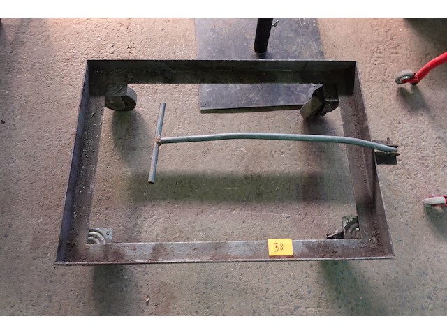 Platte kar met stang 0,99 x 0,71m - afbeelding 1 van  2