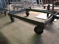 Platte kar met stang 0,99 x 0,71m - afbeelding 2 van  2