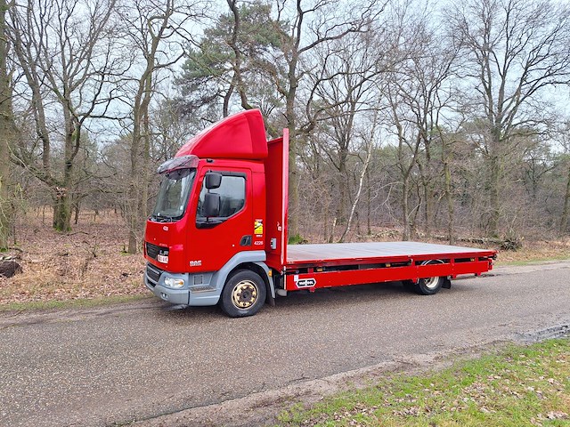 Platte laadbak vrachtwagen daf lf45 diesel 165kw 2009 - afbeelding 1 van  1