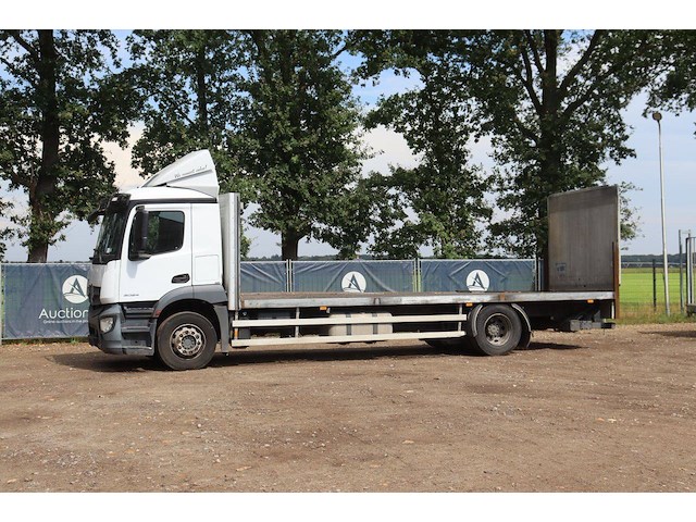 Platte laadbak (vrachtwagen) mercedes-benz actros 2024 diesel 326pk 2017 - afbeelding 1 van  1