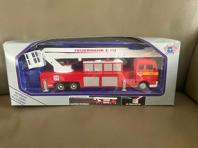 Playbear speelgoed auto/brandweerwagen - afbeelding 2 van  7