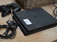 Playstation 4 met 2 controllers (niet getest) - afbeelding 3 van  5