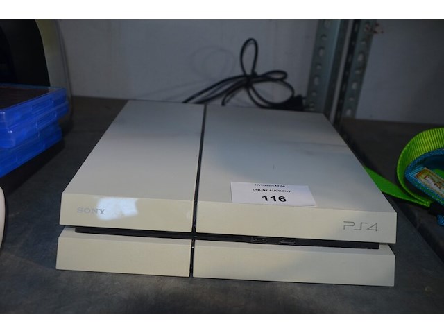 Playstation 4 sony cuh-1116a met 2 controllers en 4 spelletjes - afbeelding 1 van  5