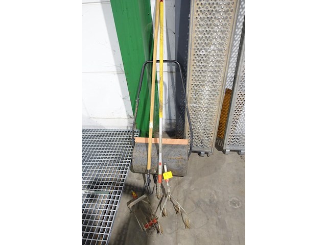 Pletwals + tuinmateriaal - afbeelding 1 van  3