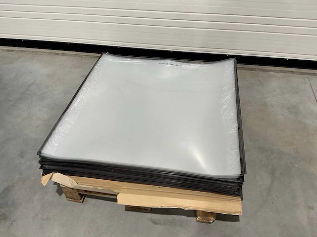 Plexiplaat met magneet (68x) - afbeelding 2 van  4