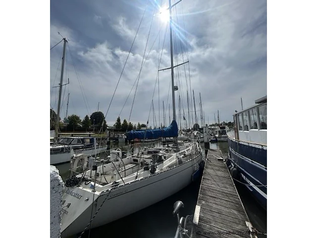 Pleziervaartuig rushcutter, zeilboot cortessa 43, 13,07m - 3.85m - 2.25m, composiet, 1 mast, bj 1982, s0403408215, sole motor 40.5kw - afbeelding 33 van  33