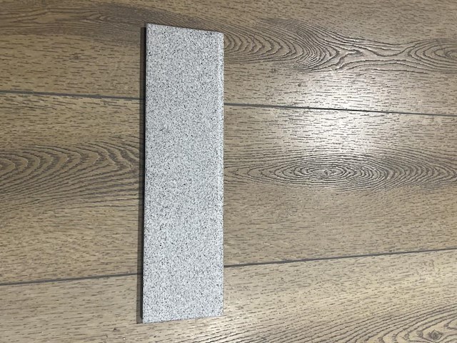 Plint gtbn 103 grijs gespikkeld 8x30 - afbeelding 1 van  1