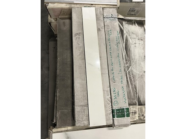 Plint mtec silver 7x60 - afbeelding 1 van  1