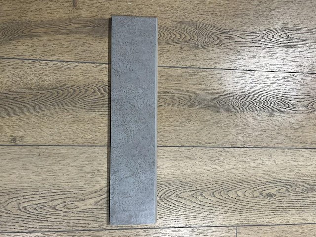 Plint venis oxiker gris 10x44 - afbeelding 1 van  1