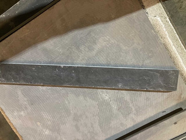 Plinten leisteen mustang black 60/8/1cm 100 stuks - afbeelding 2 van  4