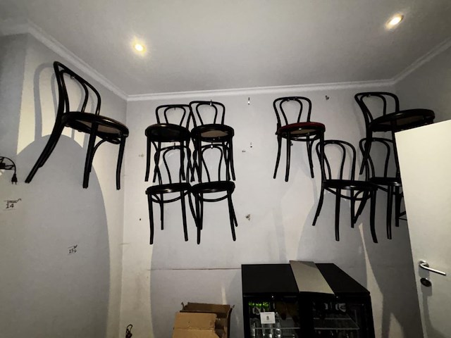 Plm 13 houten bistrostoelen - afbeelding 1 van  6