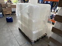 Plm 36 bidons / jerrycans