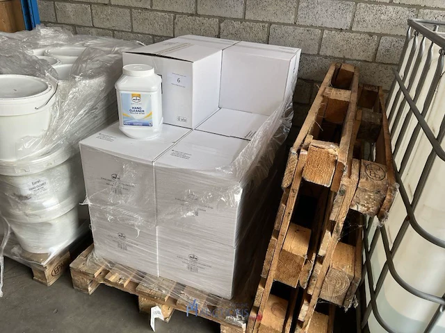 Plm 60 verpakkingen hand cleaner eurol - 4,5 l - afbeelding 1 van  5