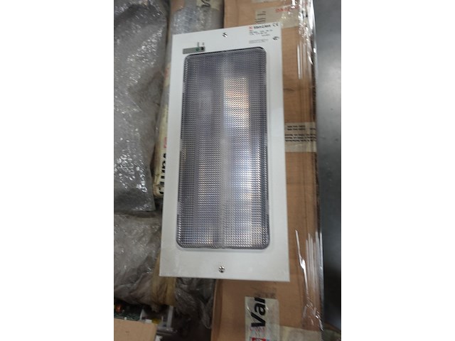 Plm 65x diverse noodverlichting van lie - afbeelding 9 van  15