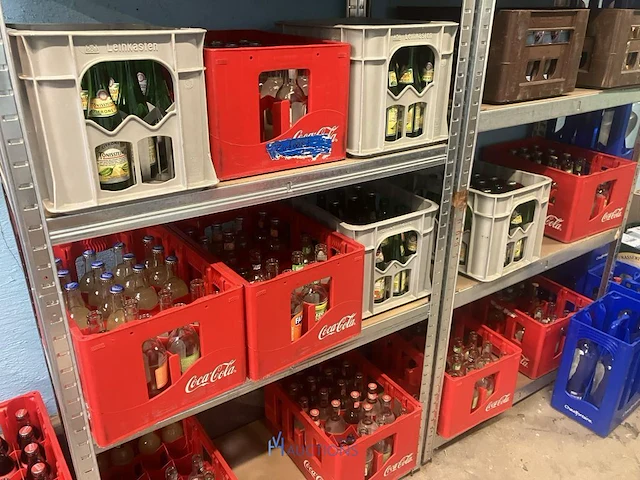Plm 73 bakken leeggoed en lege bakken waaronder coca cola, chaudfontaine, van roy, enzovoort - afbeelding 11 van  15